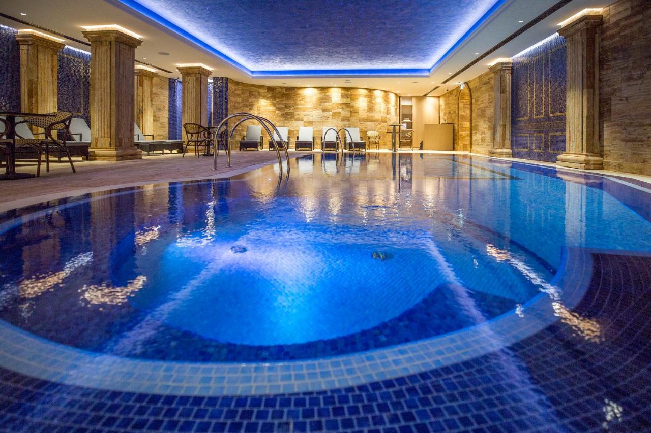 A Hoteli - Hotel Park Vrnjacka Banja Bagian luar foto The Spa at The Dorchester