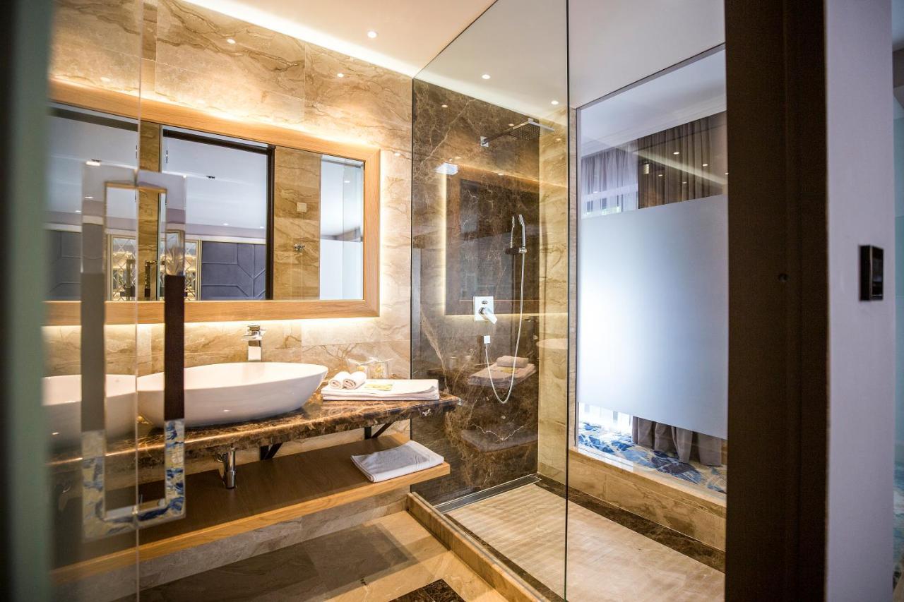 A Hoteli - Hotel Park Vrnjacka Banja Bagian luar foto Bathroom