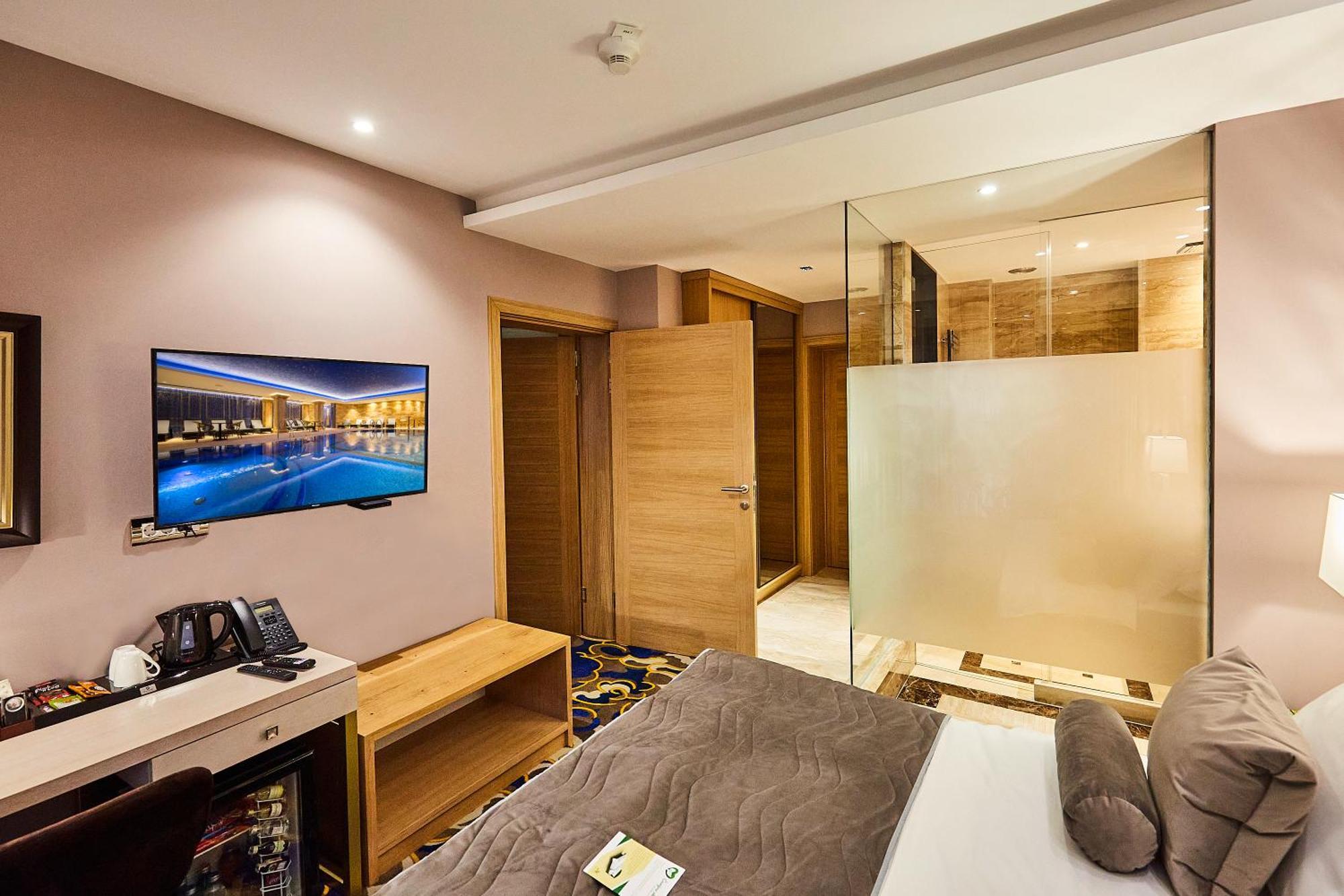 A Hoteli - Hotel Park Vrnjacka Banja Bagian luar foto A room at the hotel